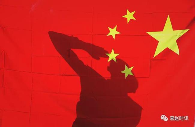 消除校园周边安全隐患,街道架“云梯”拆除高空欲坠晾衣架